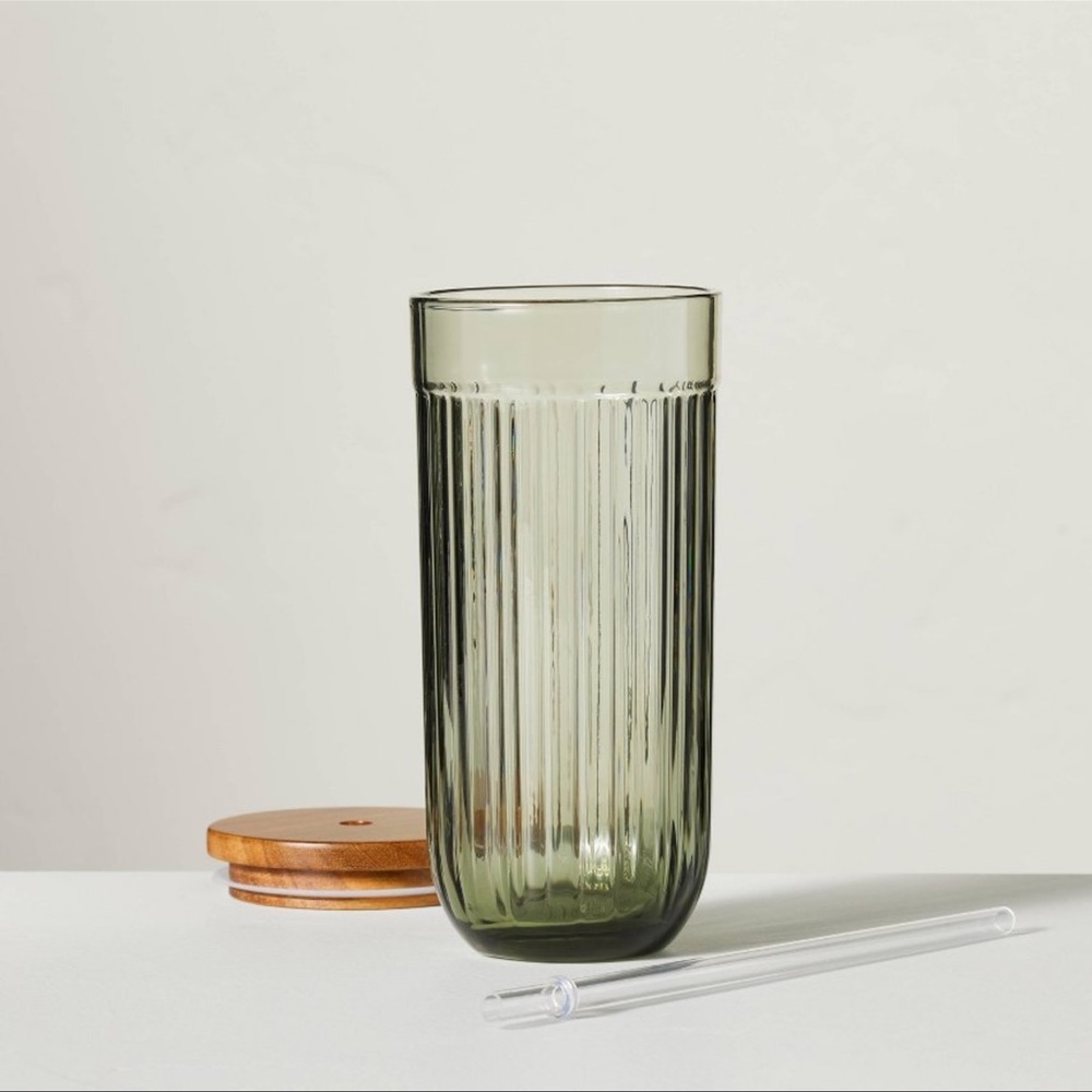 🔥LAST ONE🔥 21oz Green Fluted Glass Tumbler with Wood Lid - Picture 3 of 4